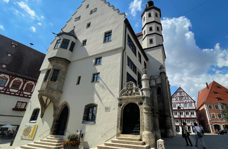 市庁舎: (Steinhaus zu Nördlingen)